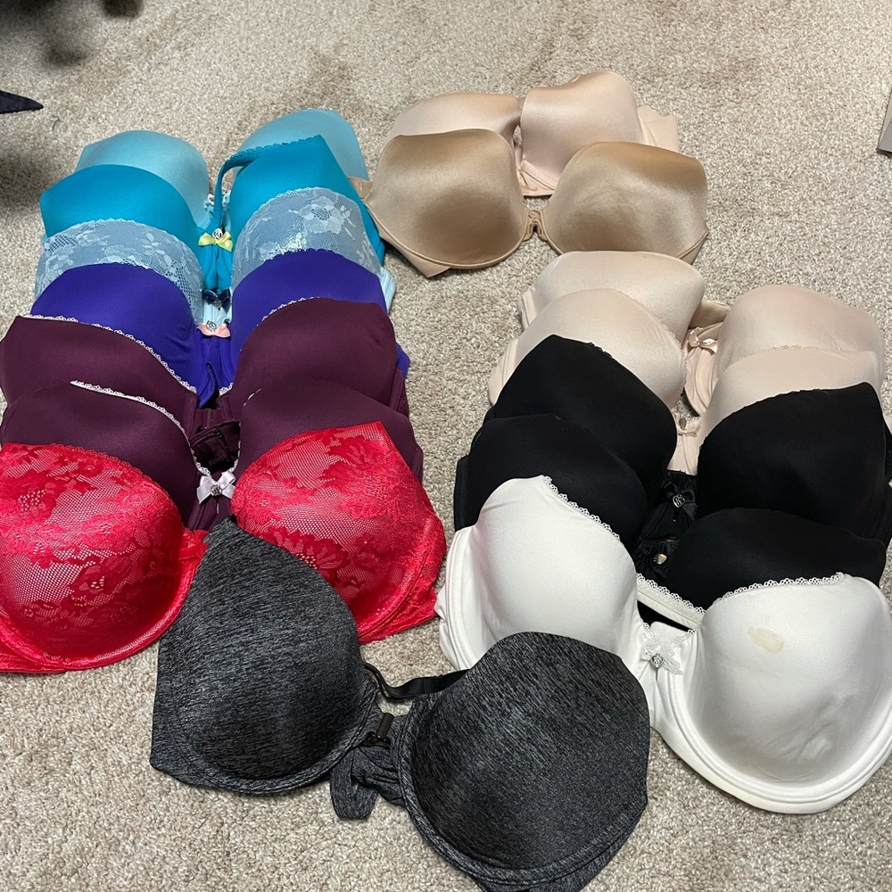 Bundle Victoria’s Secret Bras & Soma 34D